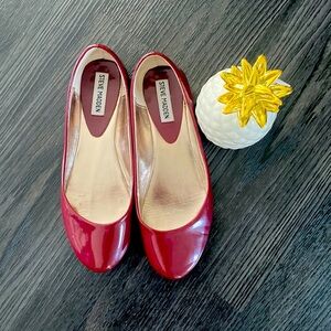 🍍STEVE MADDEN FLATS🍍size 8M🍍H-1